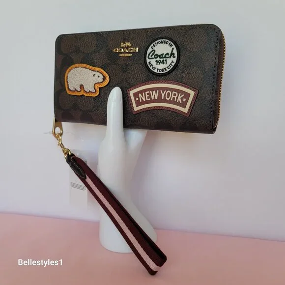 COACH Signature Canvas With Ski Patches Zip-Around Wallet/Wristlet-Brown Black⭐ - Picture 3 of 16